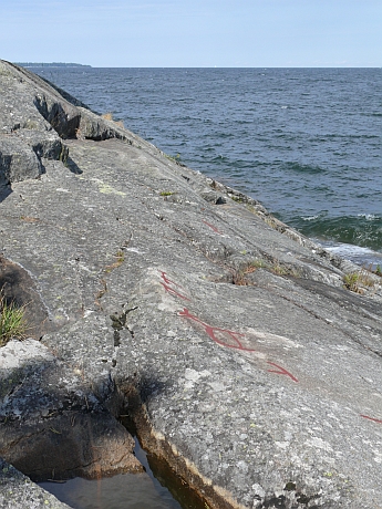 Der kleine Elchfelsen an der Steilküste des Vänern