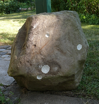 Schalenstein Råbylille, Unterseite eingemalt